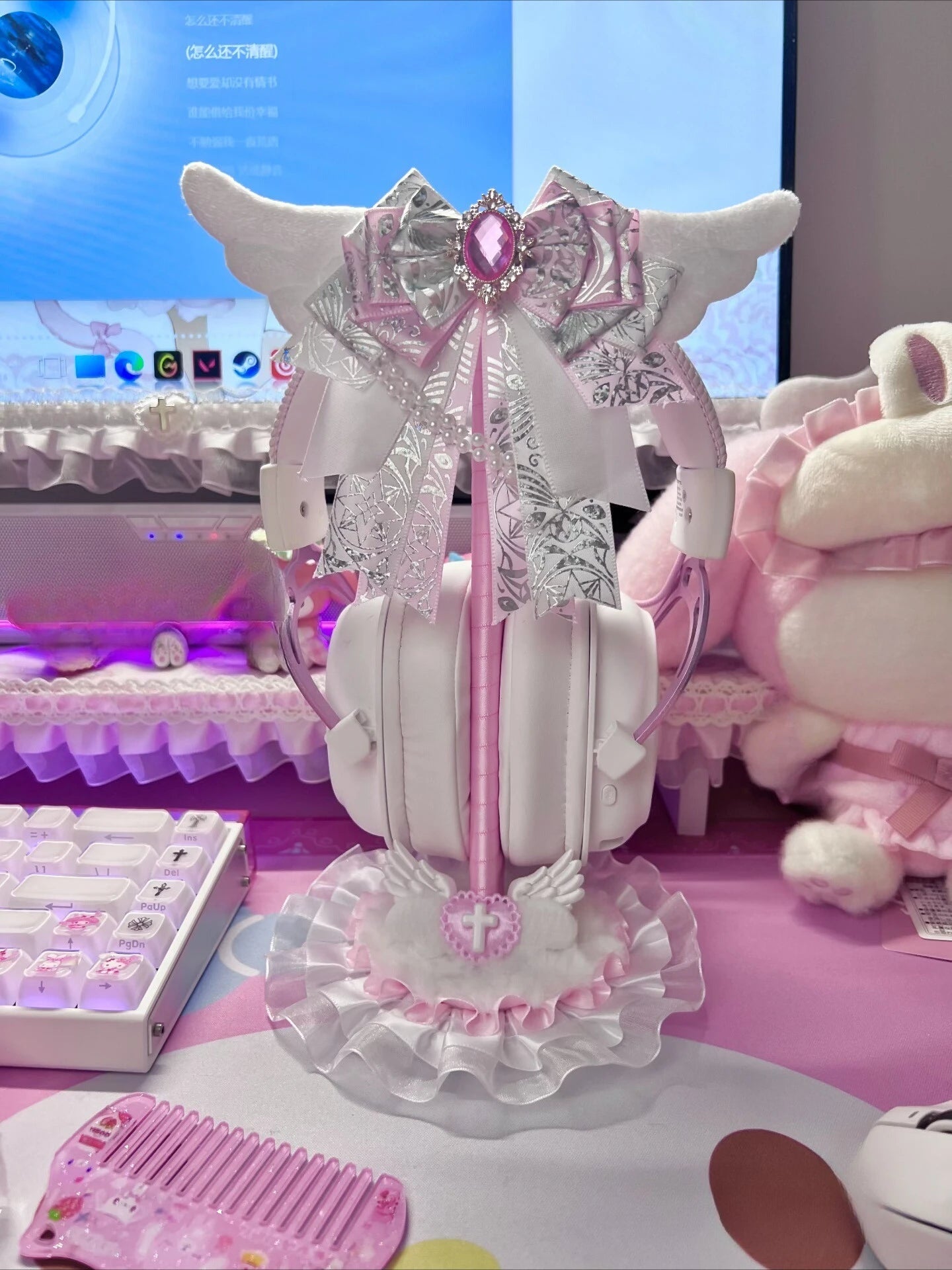 Plush Headphone Stand Customized Cute Headphone Storage Rack Desktop Gaming Esports Earphone Display Stand Headphone Accessories