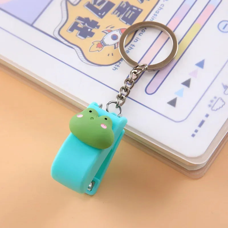Mini Stapler Keychain - Kawaii Animal Design Portable Stapler for Students & Office