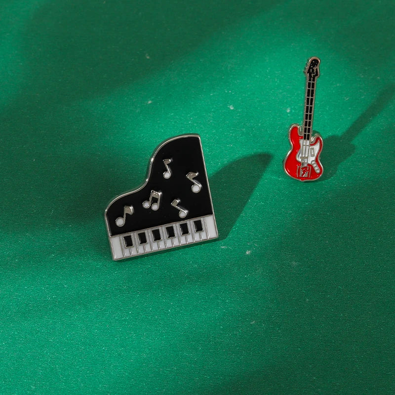 Very Creative Brooch About Musical Instruments Hot Selling Alloy Brooch Gifts for Men/Women to Decorate Clothing Accessories
