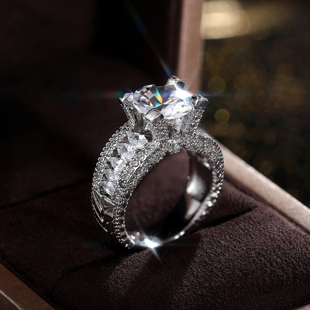 Huitan Classic Design Women Engagement Rings Big 10mm Round Cubic Zirconia Luxury Female Wedding Band Rings Timeless Jewelry New