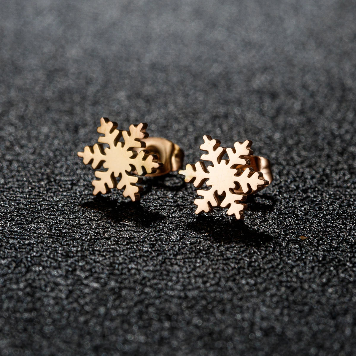 1 Pair Trendy Earings Jewelry Small Stainless Steel Snowflake Stud Earrings for Women Christmas Ear Piercing 2024