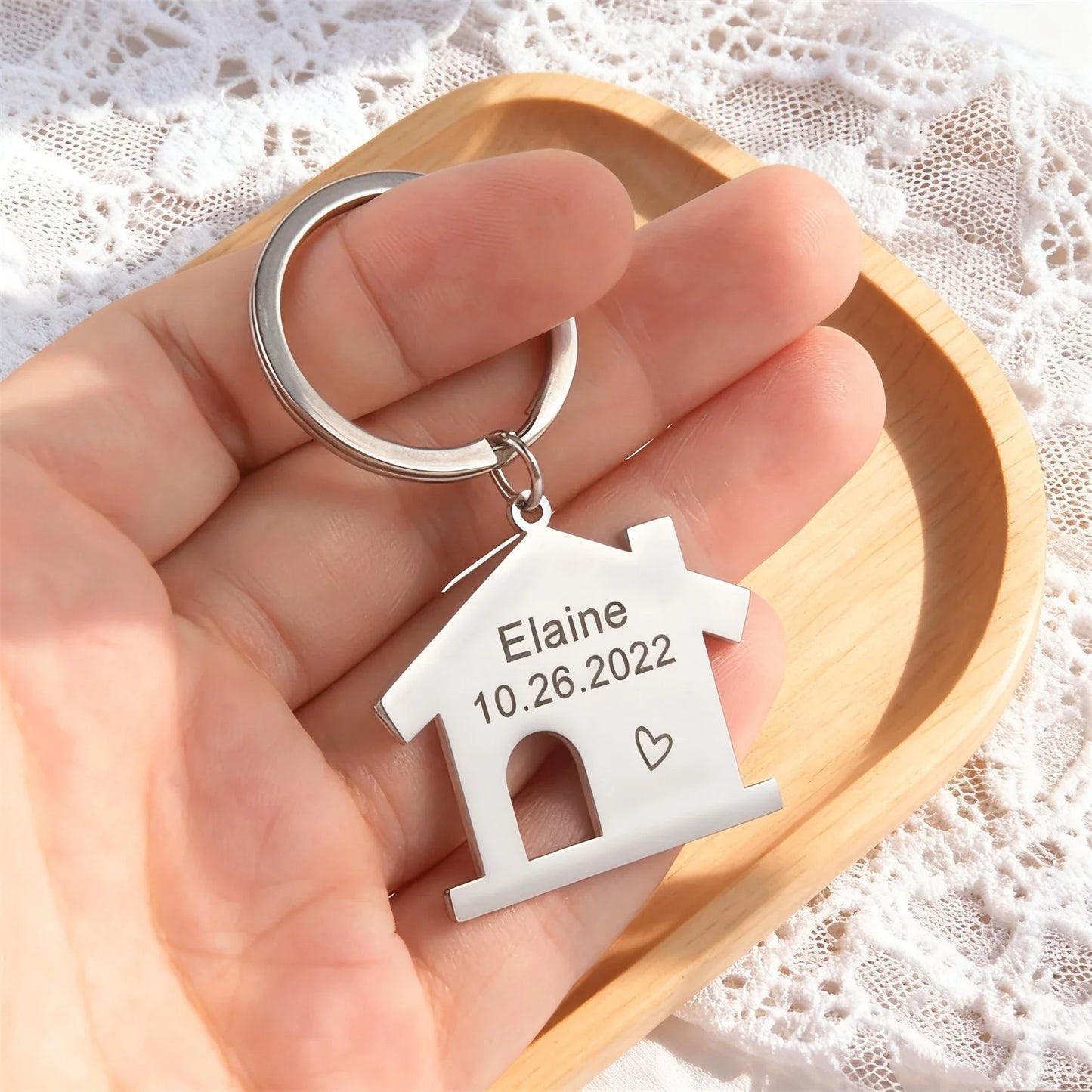 Customized Name Date House Keychain Stainless Steel Personalized Carving Surname Date Home Keychain Couple Family Gift