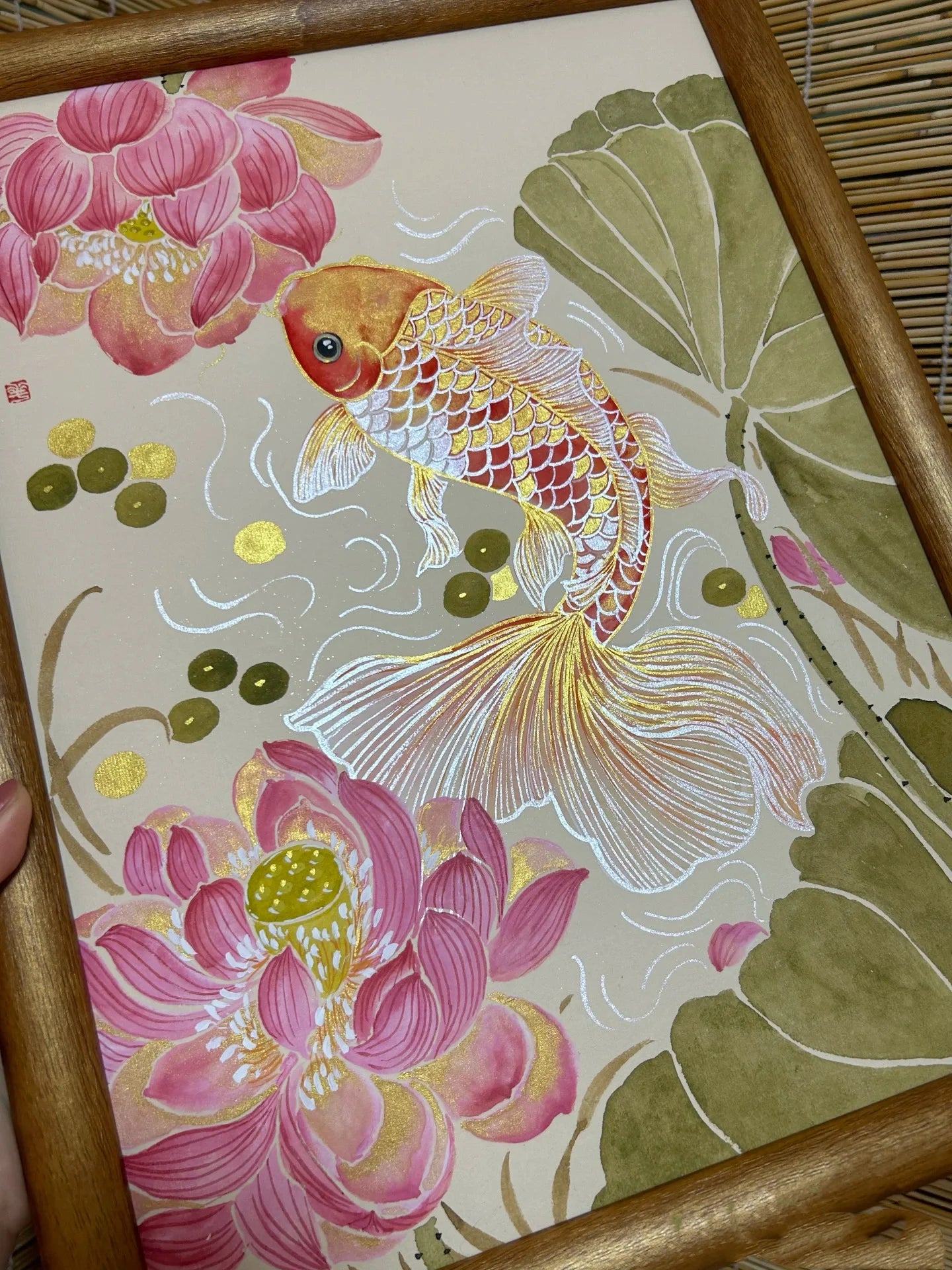 Golden Artistry: 6 Metallic Watercolor Paints Including Lustrous Gold for Professional