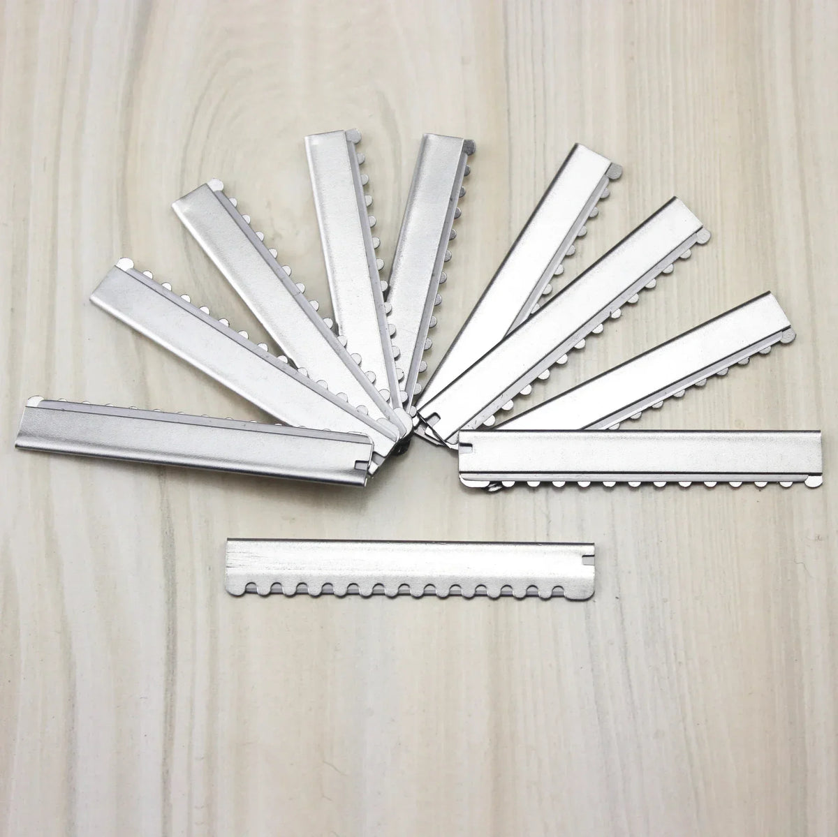 10pcs Safety Hair Shaving Blades Barber Stainless Steel Hairdressing Trimmer Thinning Cutting Blade Salon Hair Knife Razor Blade