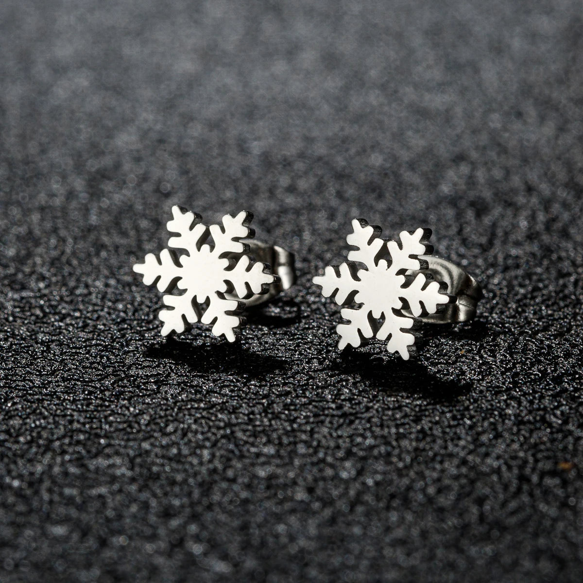 1 Pair Trendy Earings Jewelry Small Stainless Steel Snowflake Stud Earrings for Women Christmas Ear Piercing 2024