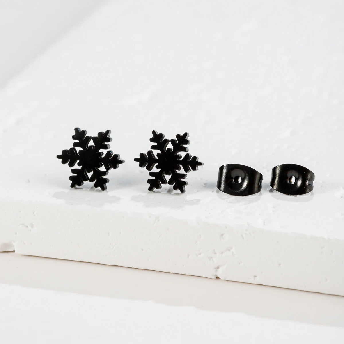 1 Pair Trendy Earings Jewelry Small Stainless Steel Snowflake Stud Earrings for Women Christmas Ear Piercing 2024