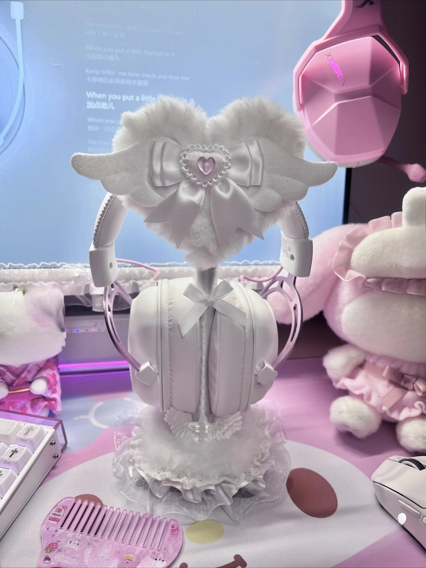 Plush Headphone Stand Customized Cute Headphone Storage Rack Desktop Gaming Esports Earphone Display Stand Headphone Accessories