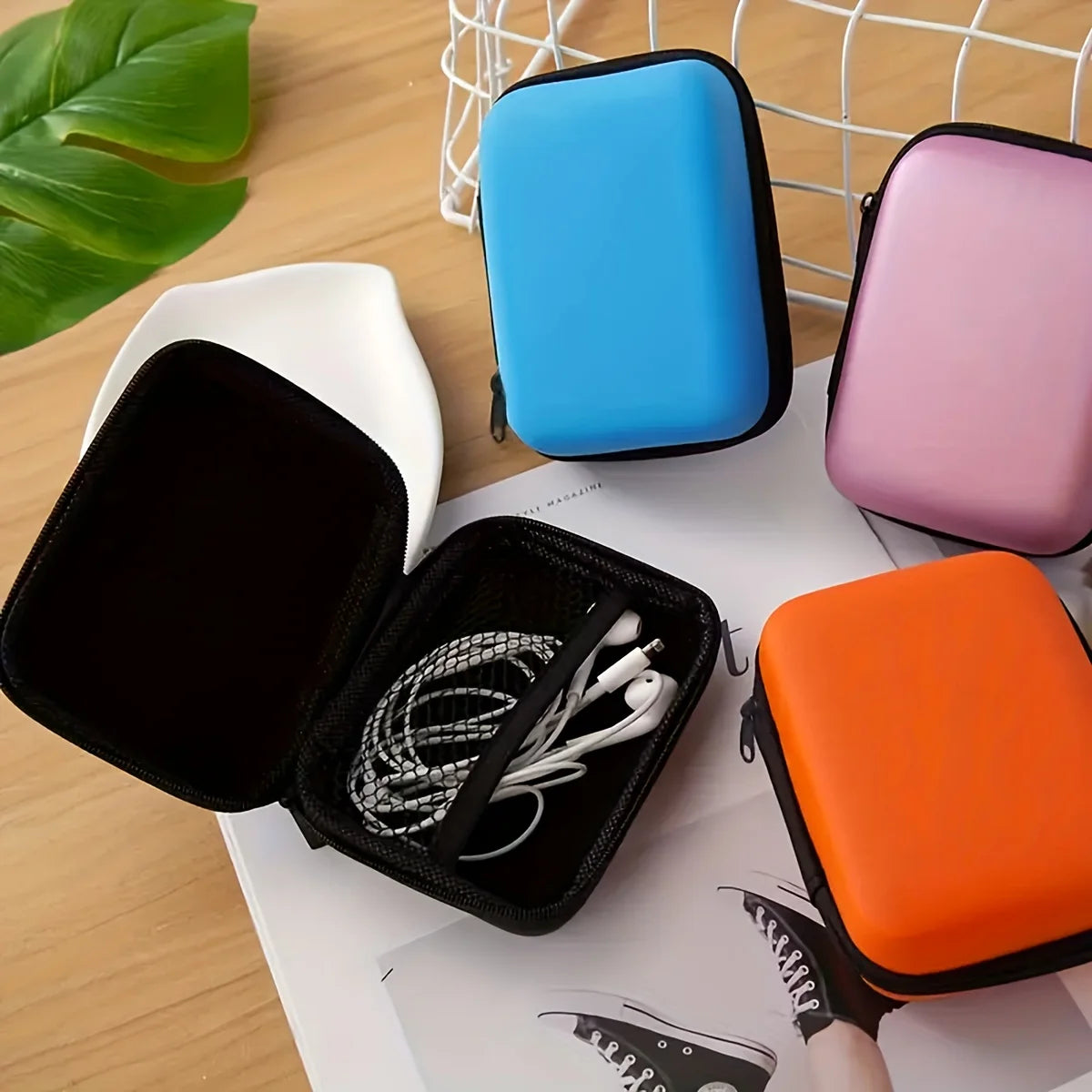 1pc Data Cable Charger Storage Bag, Portable Earphone Storage Box Drop-proof Zipper Bag