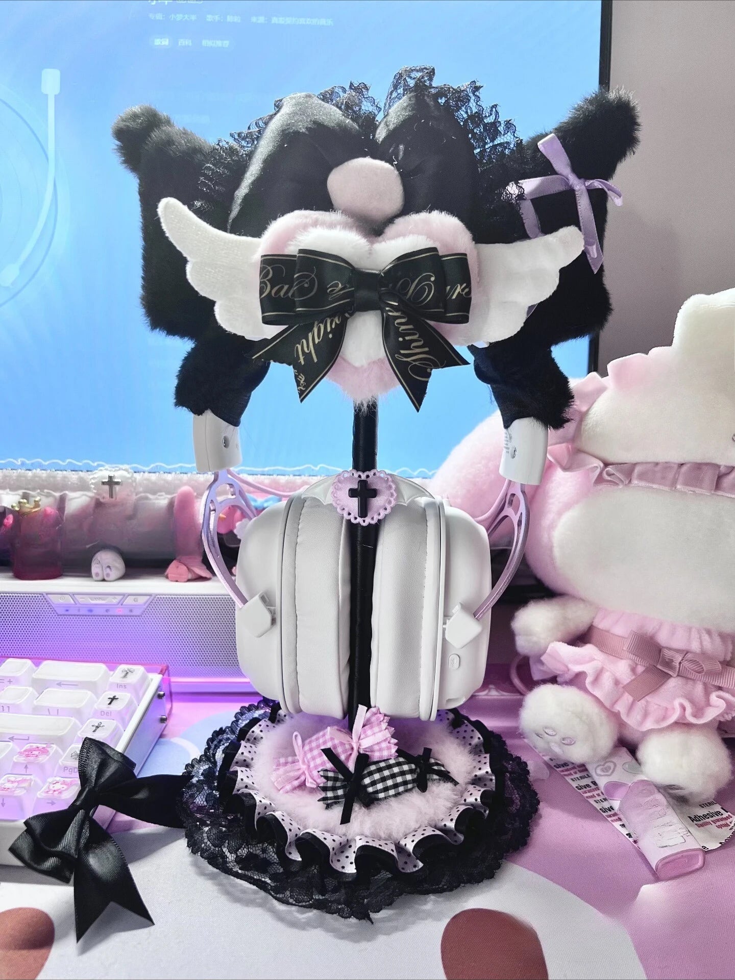 Plush Headphone Stand Customized Cute Headphone Storage Rack Desktop Gaming Esports Earphone Display Stand Headphone Accessories