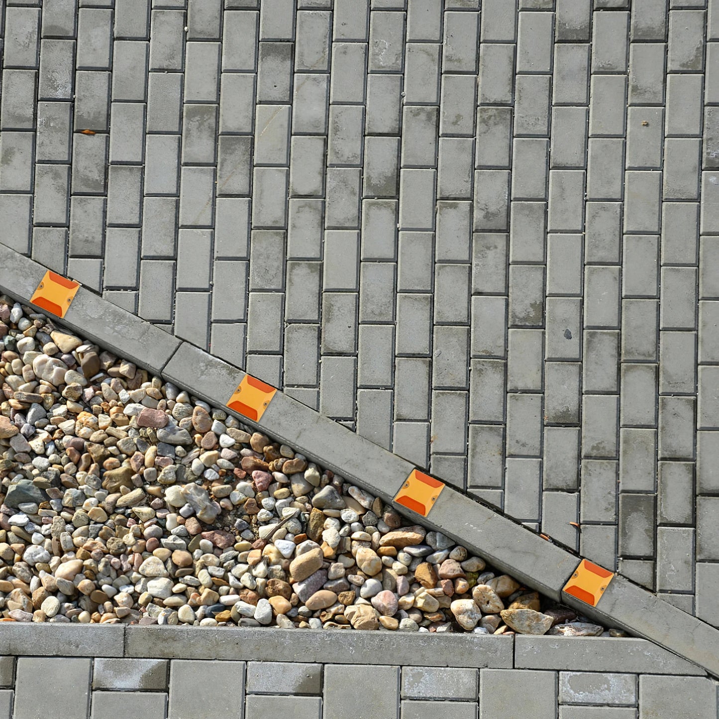 10 Pcs Traffic Facilities Laid Highway Markers Cast Aluminum Reflective Safety Polycarbonate Plastic Guardrail Reflectors